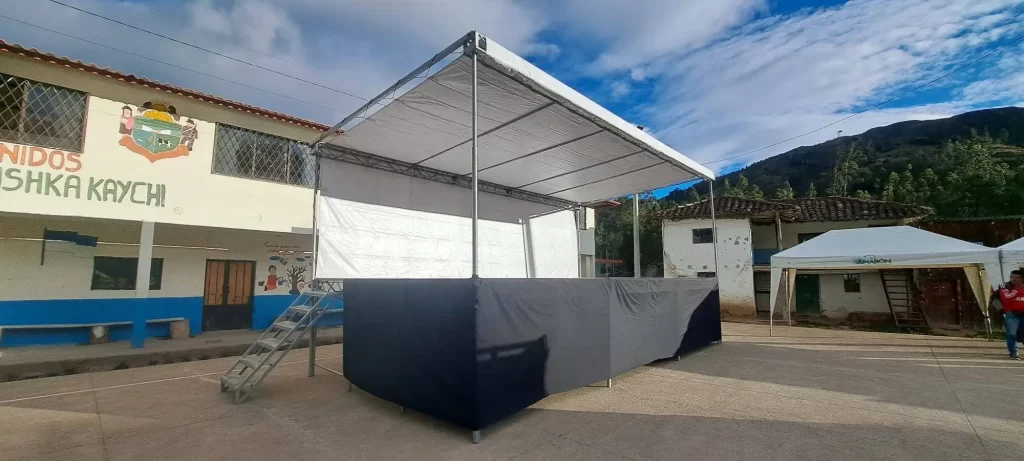 renta de escenario para eventos sociales en cuenca Ecuador - En Cuenca Ecuador - Sigsig - Gualaceo Paute - Giron - Azogues - Biblian, etc. Alquiler de tarimas en cuenca Alquiler de tarima en cuenca Cuenca-ecuador
