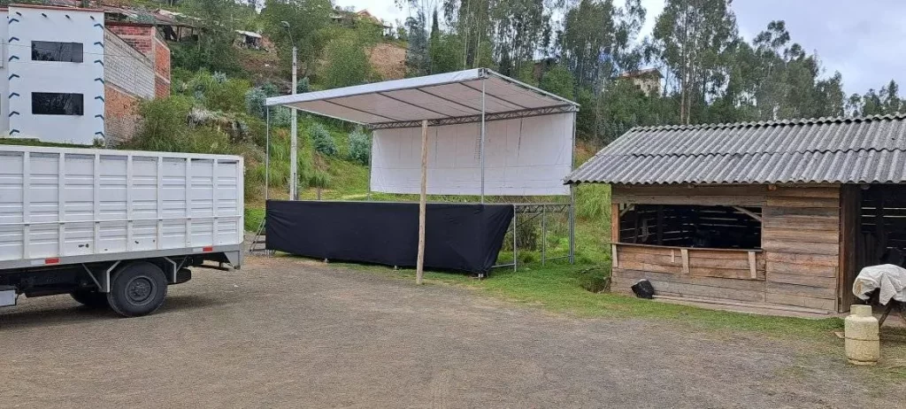 renta de escenario para eventos sociales en cuenca Ecuador - En Cuenca Ecuador - Sigsig - Gualaceo Paute - Giron - Azogues - Biblian, etc. Alquiler de tarimas en cuenca Alquiler de tarima en cuenca Cuenca-ecuador